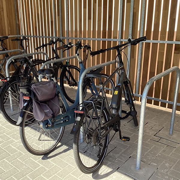 124766 fietsparkeren fietsoverkapping overkapping fietsenrek fietsaanleunbeugel